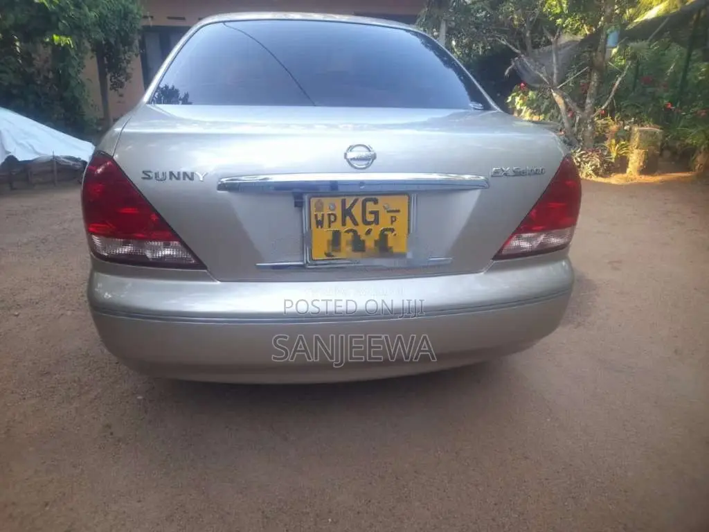 Nissan N17 2008 Car (Used)