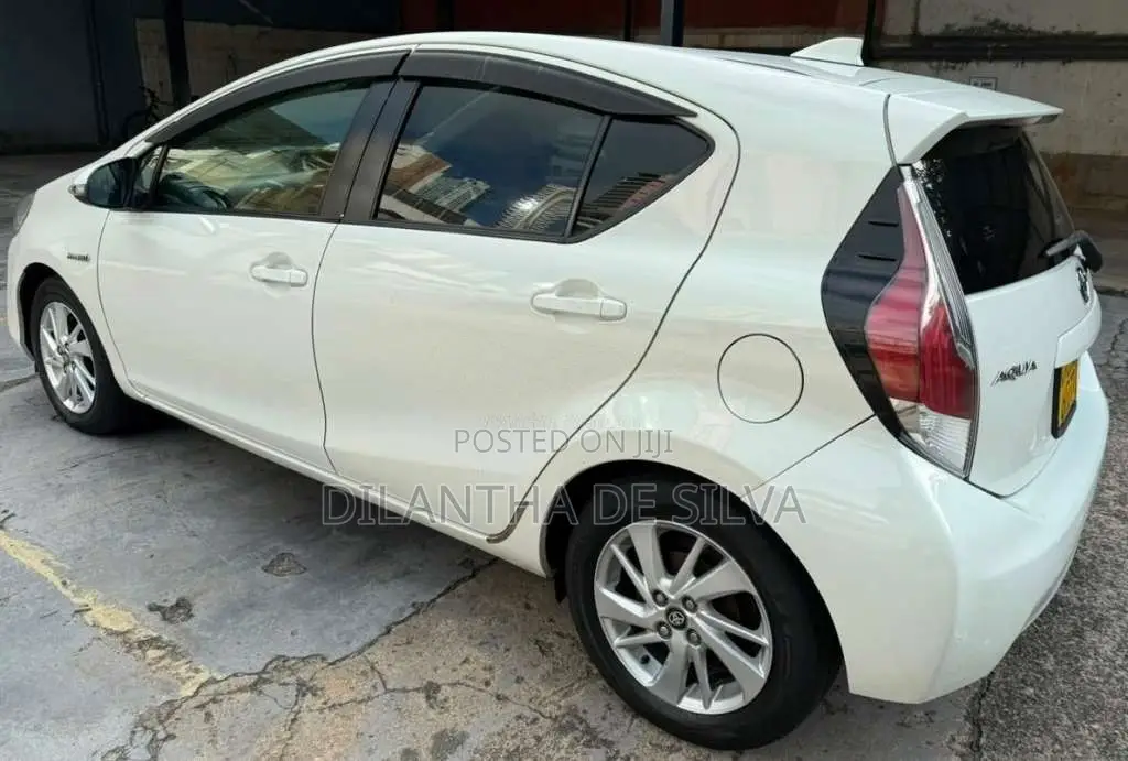 Toyota Aqua 2016 Car (Used)