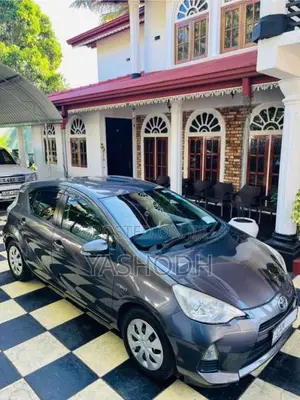 Toyota Aqua 2013 Car (Used)
