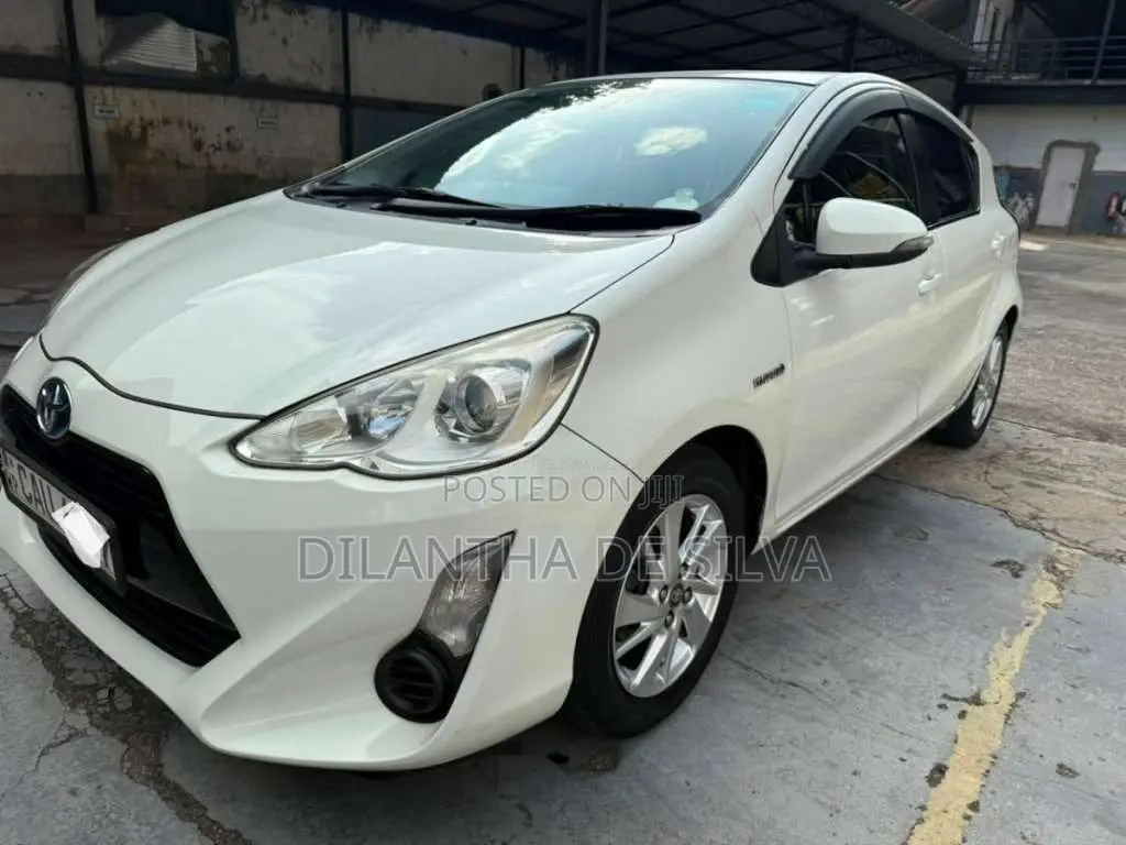 Toyota Aqua 2016 Car (Used)