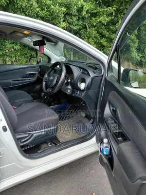 Toyota Vitz 2019 Car (Used)