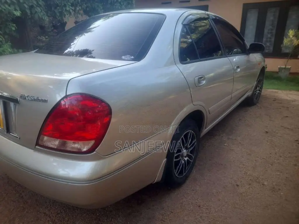 Nissan N17 2008 Car (Used)