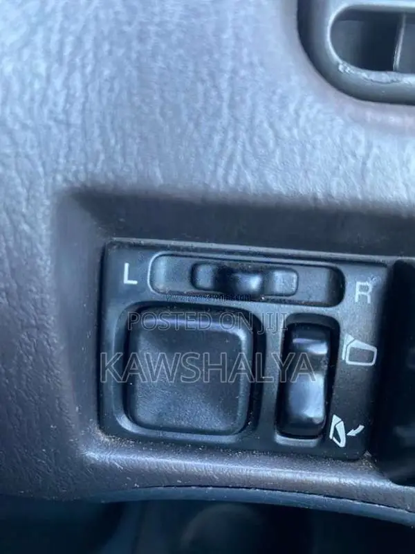 Chevrolet Cruze 2002 Car (Used)