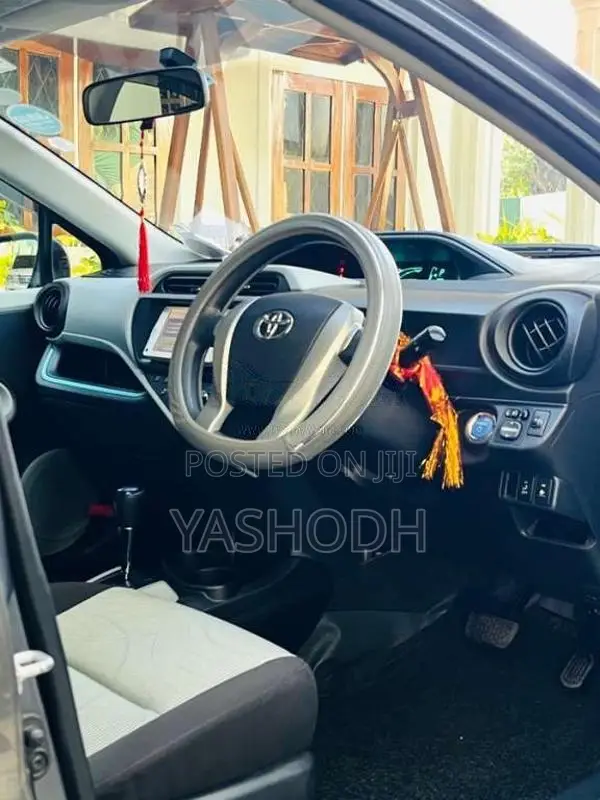 Toyota Aqua 2013 Car (Used)