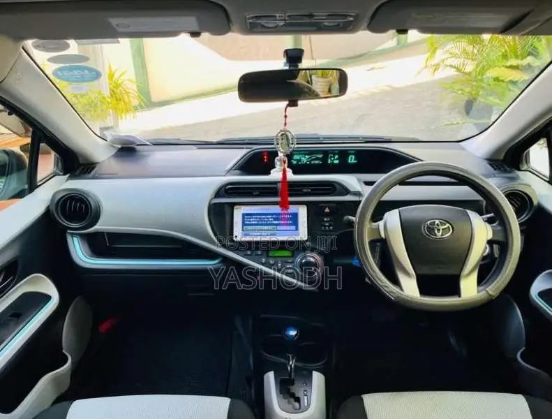 Toyota Aqua 2013 Car (Used)