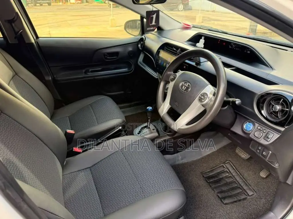 Toyota Aqua 2016 Car (Used)
