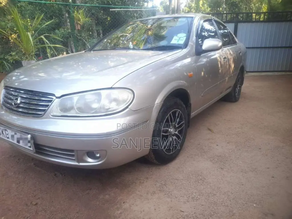 Nissan N17 2008 Car (Used)