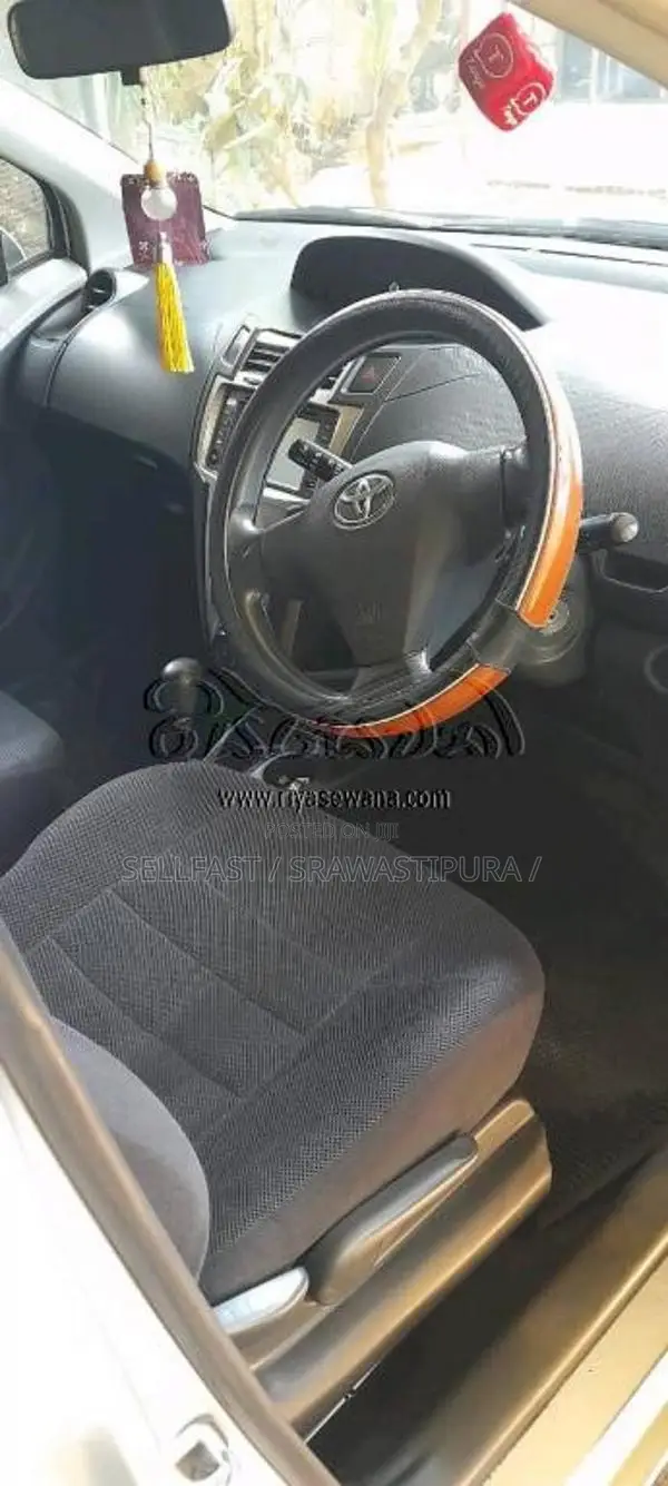 Toyota Vitz 2008 Car (Used)