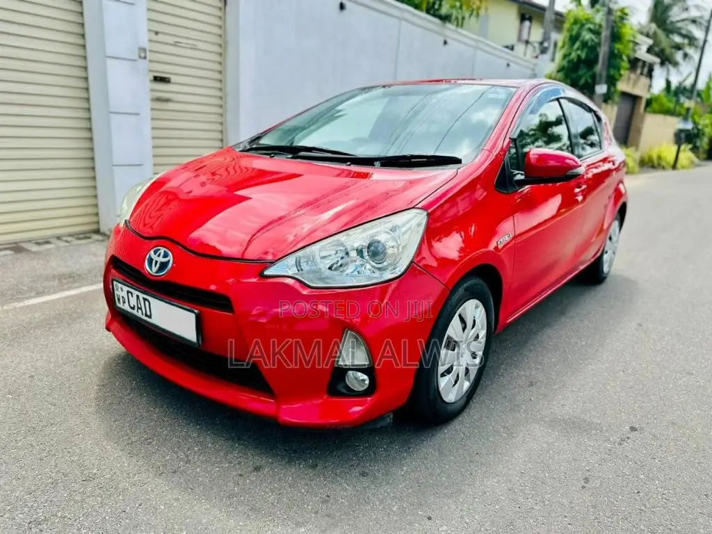 Toyota Aqua 2013 Car (Used)