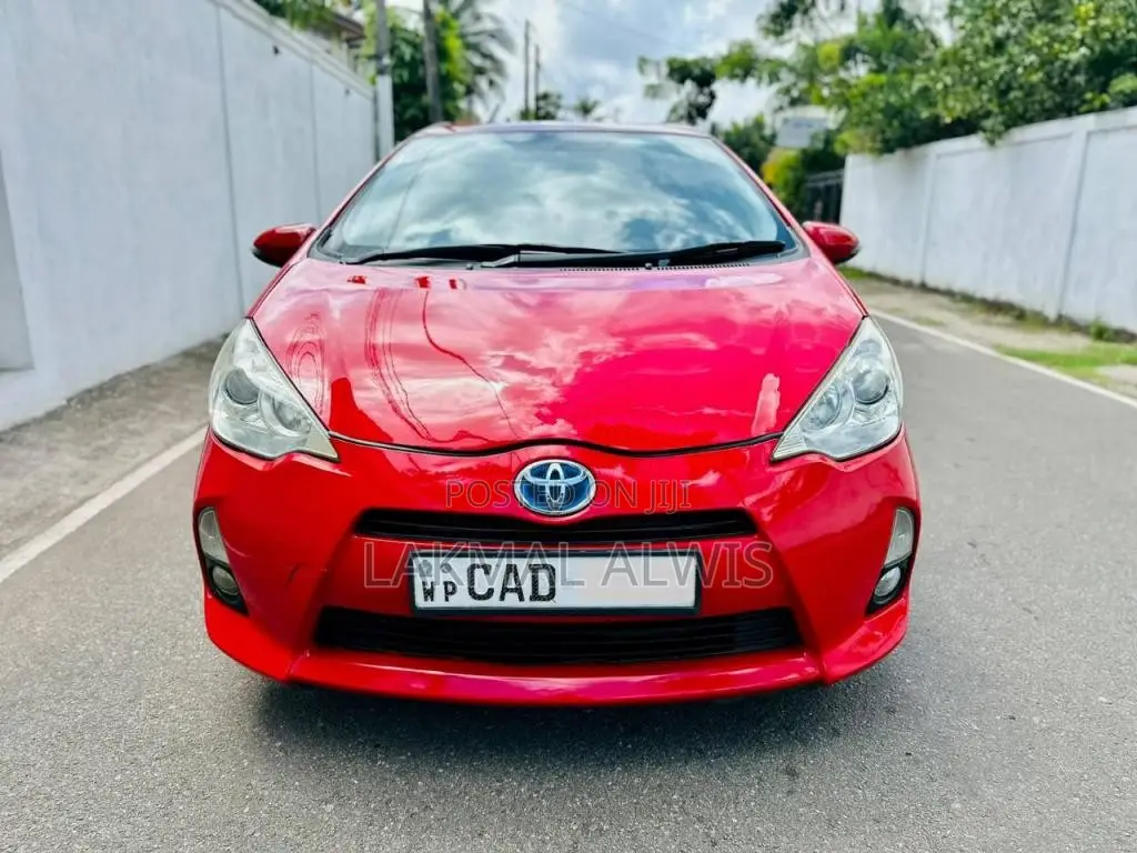 Toyota Aqua 2013 Car (Used)