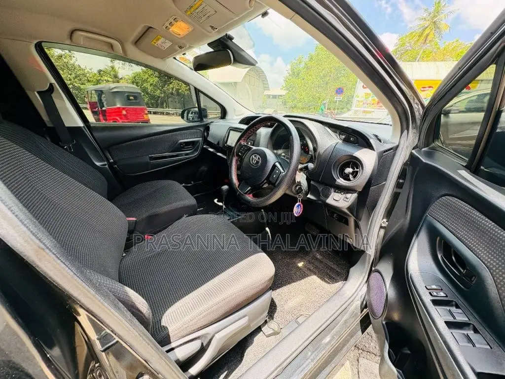 Toyota Vitz Safety 2017 Car (Used)
