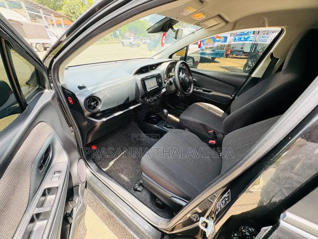 Toyota Vitz Safety 2017 Car (Used)