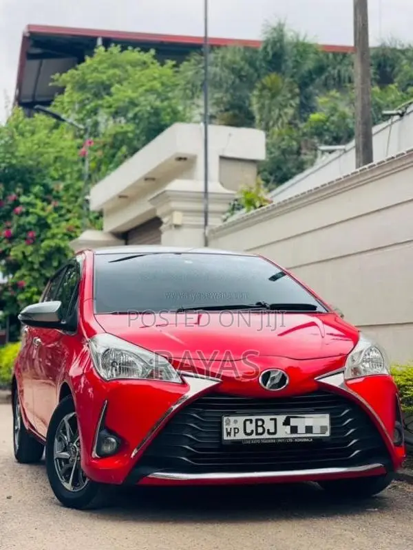 Toyota Vitz 2017 Car (Used)