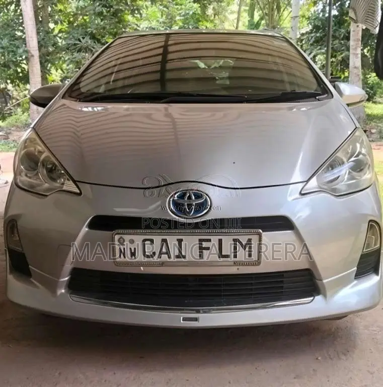Toyota Aqua G Grade 2014 Car (Used)