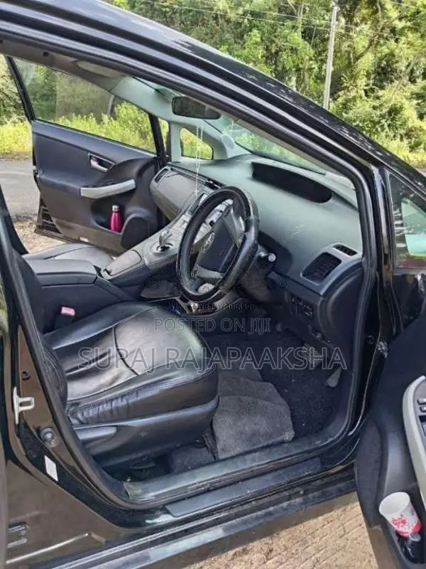 Toyota Prius 2012 Car (Used)
