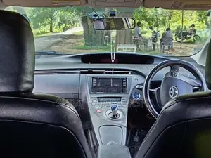 Toyota Prius 2012 Car (Used)