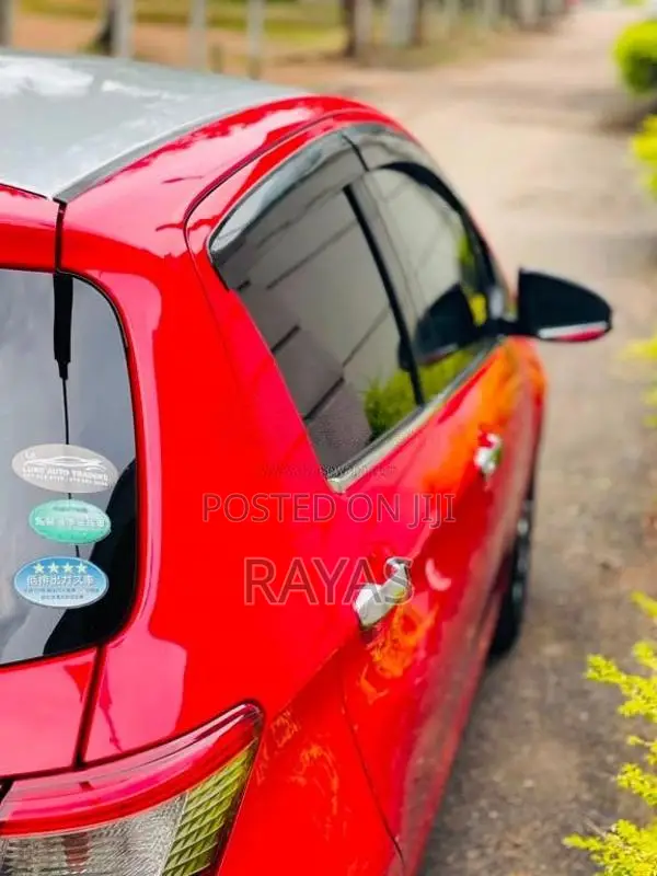Toyota Vitz 2017 Car (Used)