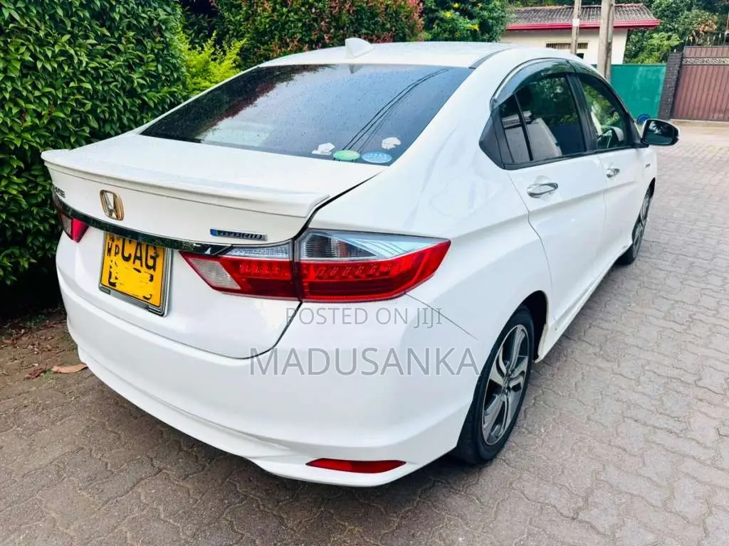Honda Grace EX 2015 Car (Used)