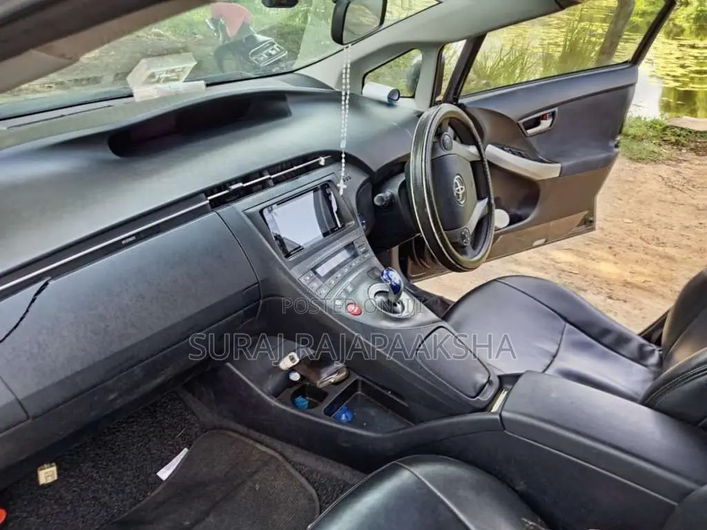 Toyota Prius 2012 Car (Used)