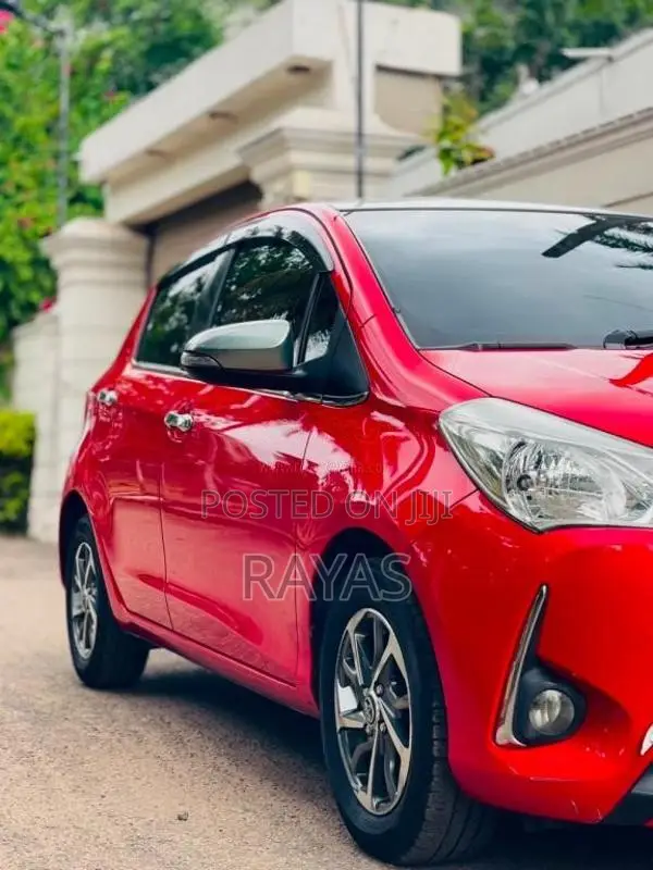 Toyota Vitz 2017 Car (Used)