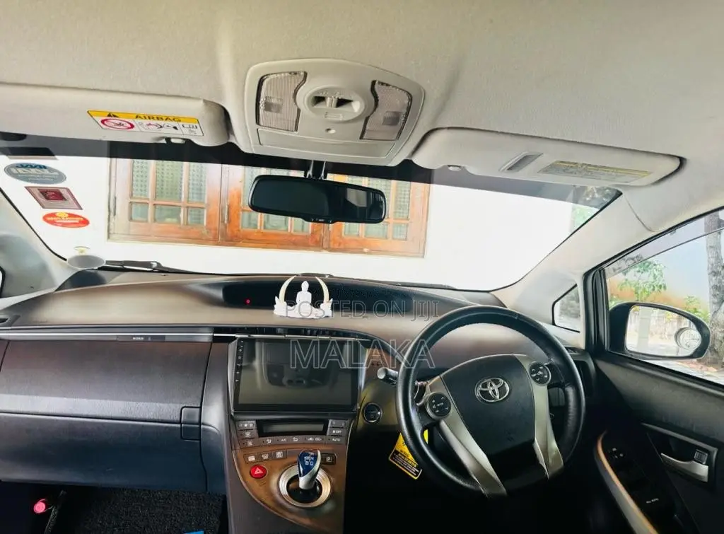 Toyota Prius G Grade 3rd Generation 2016 Car (Used)
