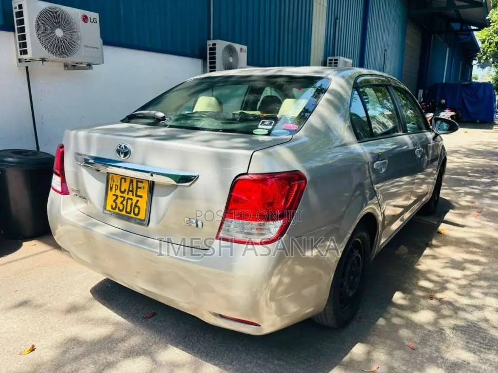 Toyota Axio 2013 Car (Used)