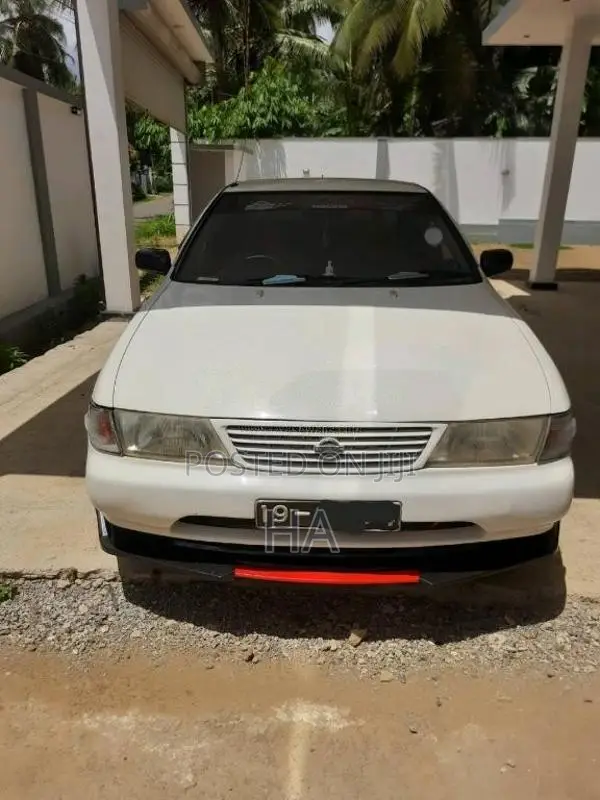 Nissan Sunny FB14 1994 Car (Used)