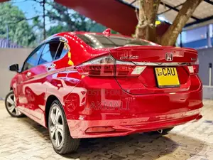 Honda Grace EX 2017 Car (Used)