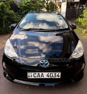 Toyota Aqua 2013 Car (Used)
