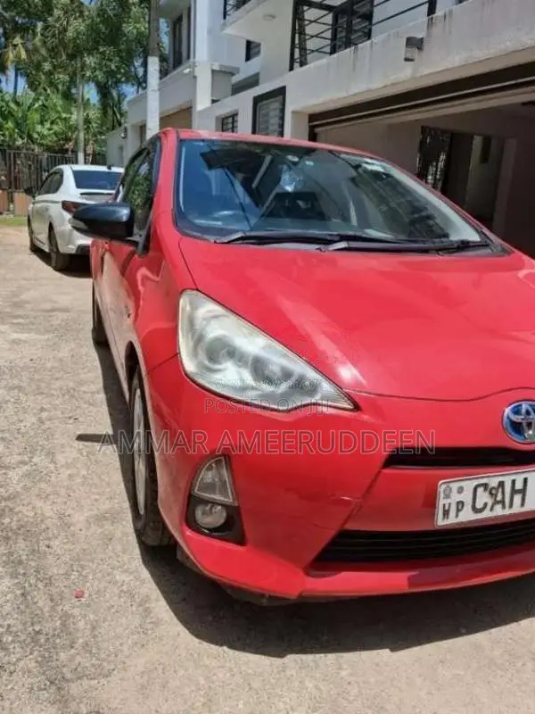 Toyota Aqua S Limited 2012 Car (Used)