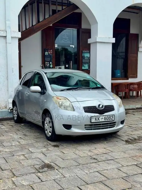 Toyota Vitz 2007 Car (Used)