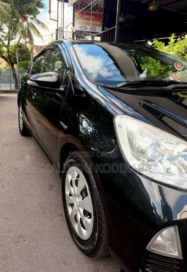 Toyota Aqua 2013 Car (Used)