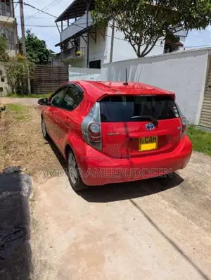 Toyota Aqua S Limited 2012 Car (Used)