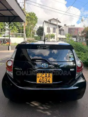Toyota Aqua 2013 Car (Used)