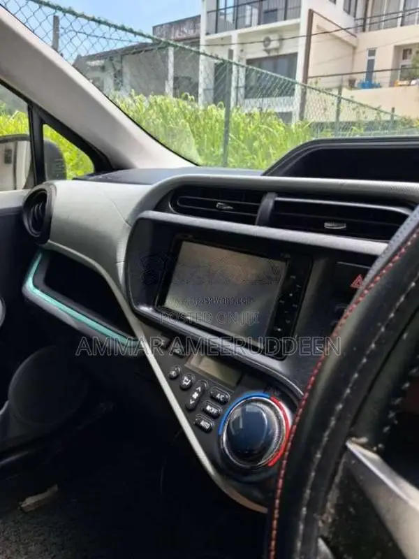 Toyota Aqua S Limited 2012 Car (Used)