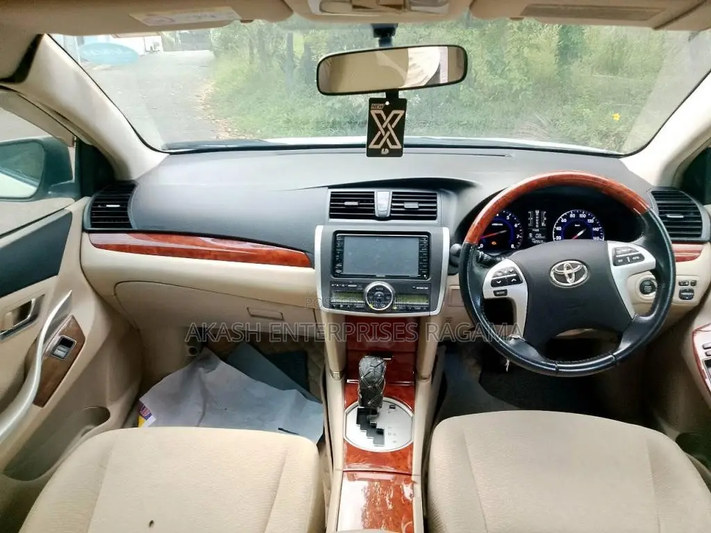 Toyota Premio 2013 Car (Used)