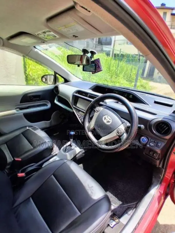 Toyota Aqua S Limited 2012 Car (Used)
