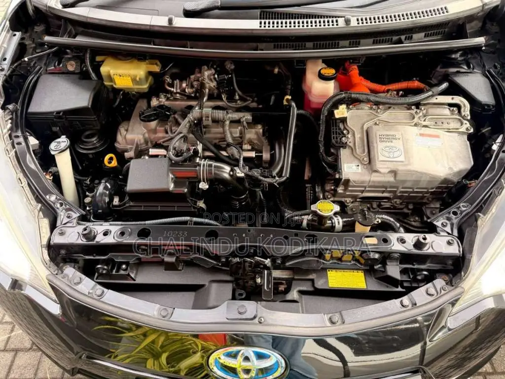 Toyota Aqua 2013 Car (Used)