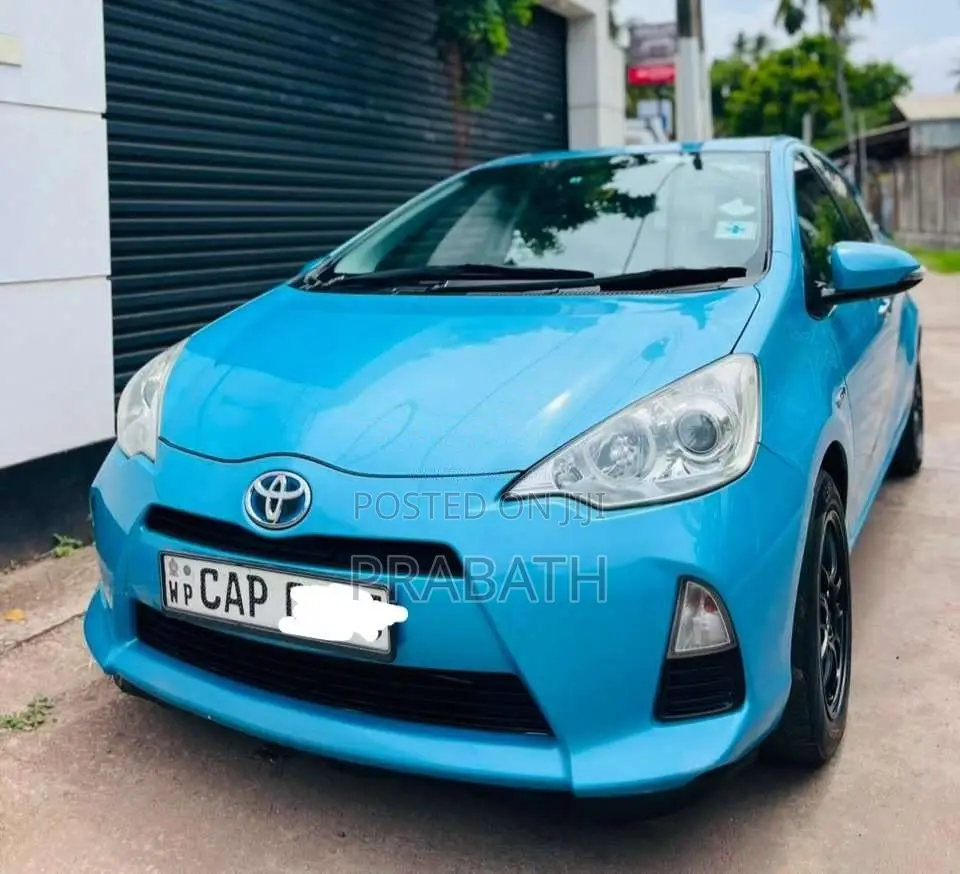 Toyota Aqua 2013 Car (Used)