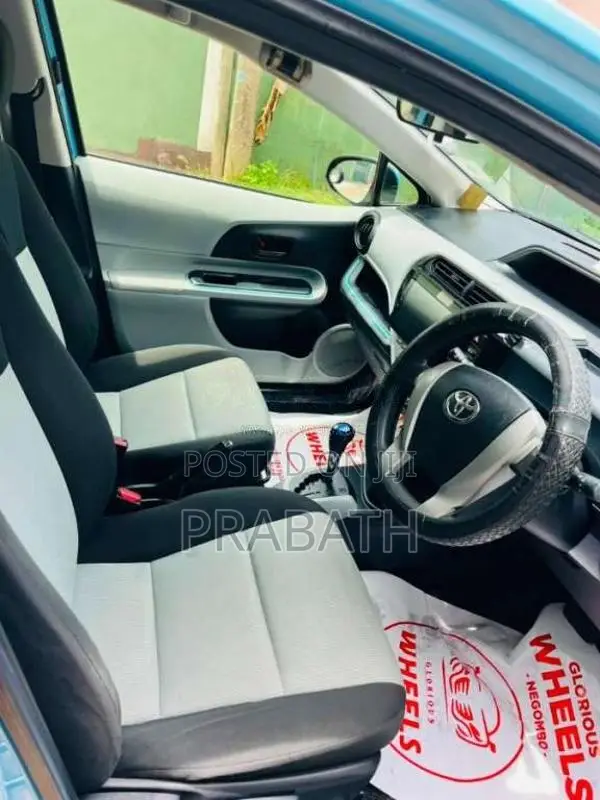 Toyota Aqua 2013 Car (Used)