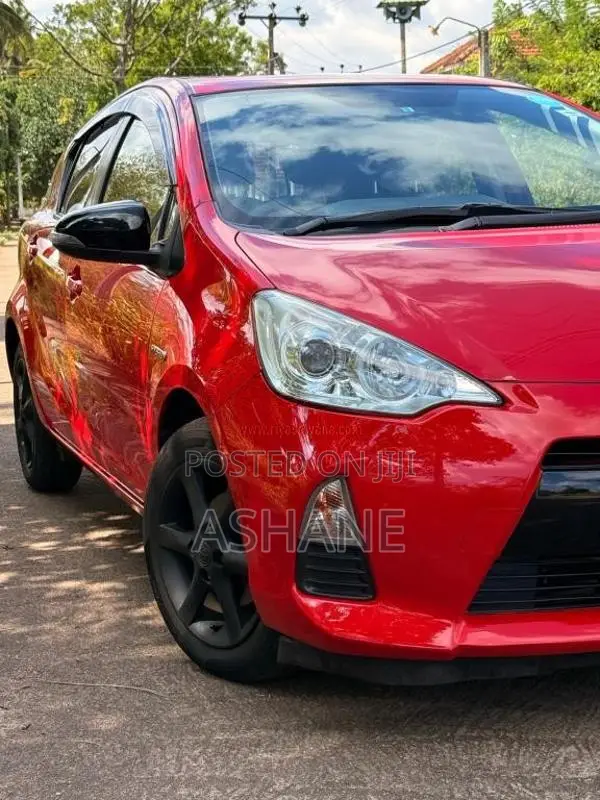 Toyota Aqua 2012 Car (Used)