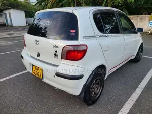 Toyota Vitz 2002 Car (Used)