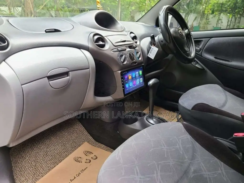Toyota Vitz 2002 Car (Used)