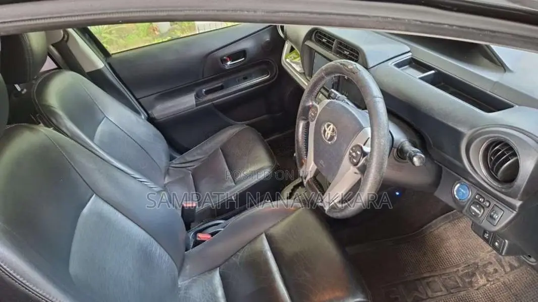 Toyota Aqua 2013 Car (Used)