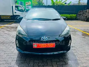 Toyota AQUA 2012 Car (Used)