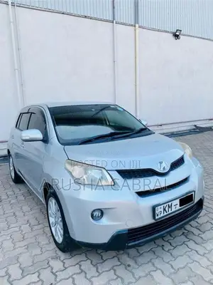 Toyota IST 2010 Car (Used)