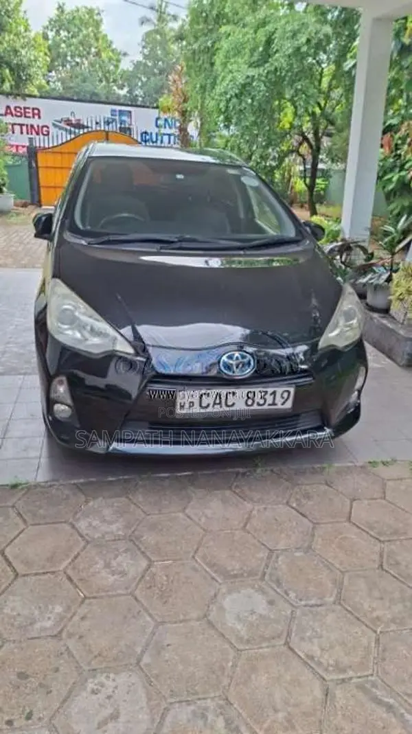 Toyota Aqua 2013 Car (Used)