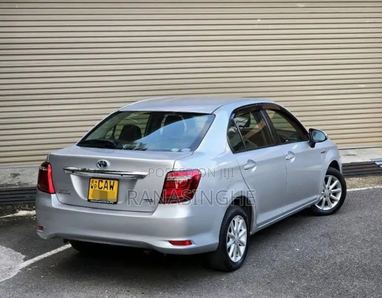 Toyota Axio 2017 Car (Used)
