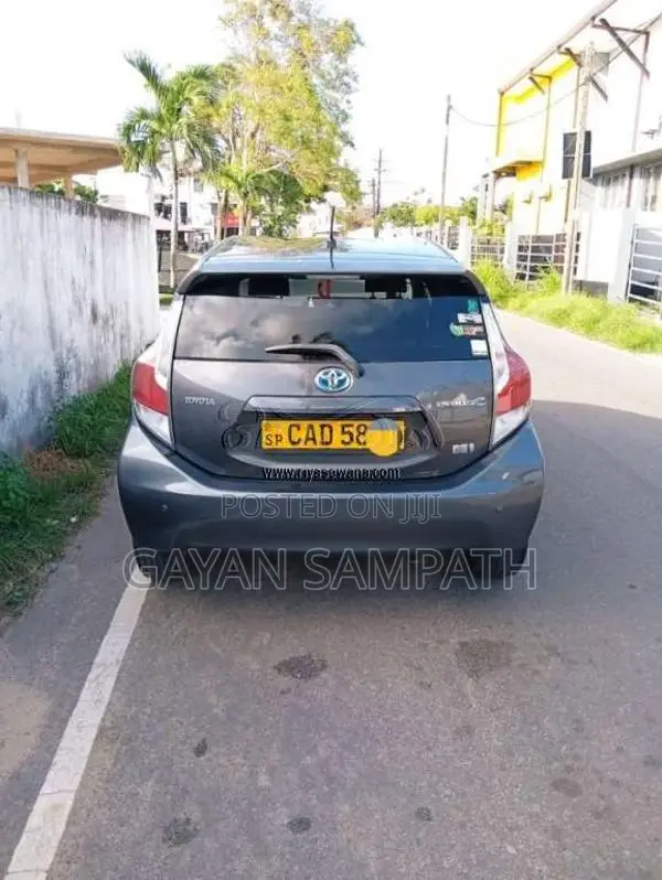 Toyota Prius C Aqua 2014 Car (Used)