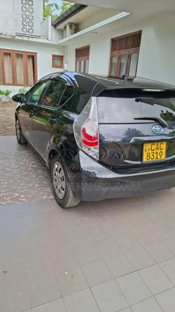 Toyota Aqua 2013 Car (Used)